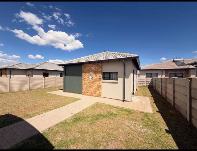 2 BEDROOM HOUSE FOR SALE IN VANDERBIJLPARK CW 5